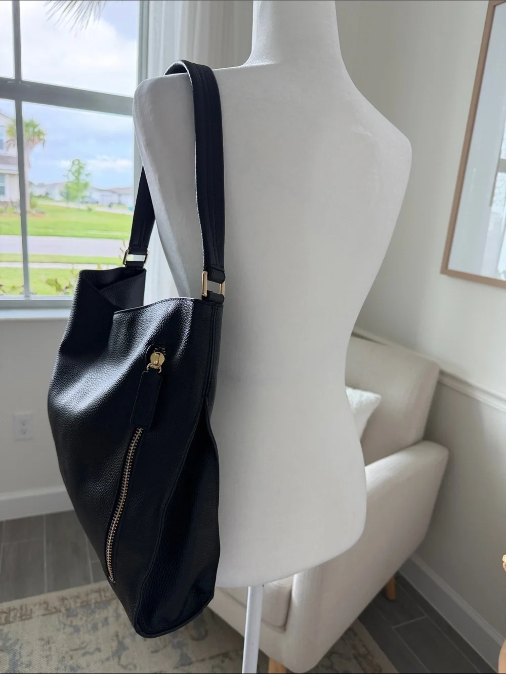NWOT Tote Le Monde Florence Slouch Bag Black Pebbled Leather Quiet Luxury Hobo